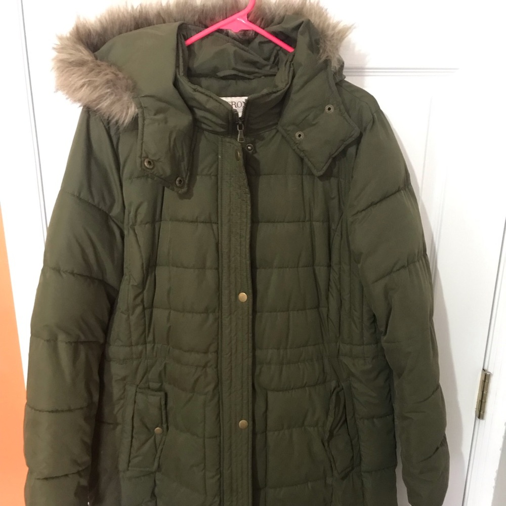 Puffer jacket with fur lined hood